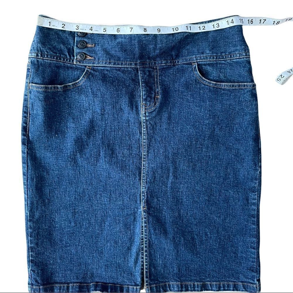 Tommy Hilfiger 3-Button Front & Back Slits Denim Pencil Skirt Sz 4 - Picture 9 of 13